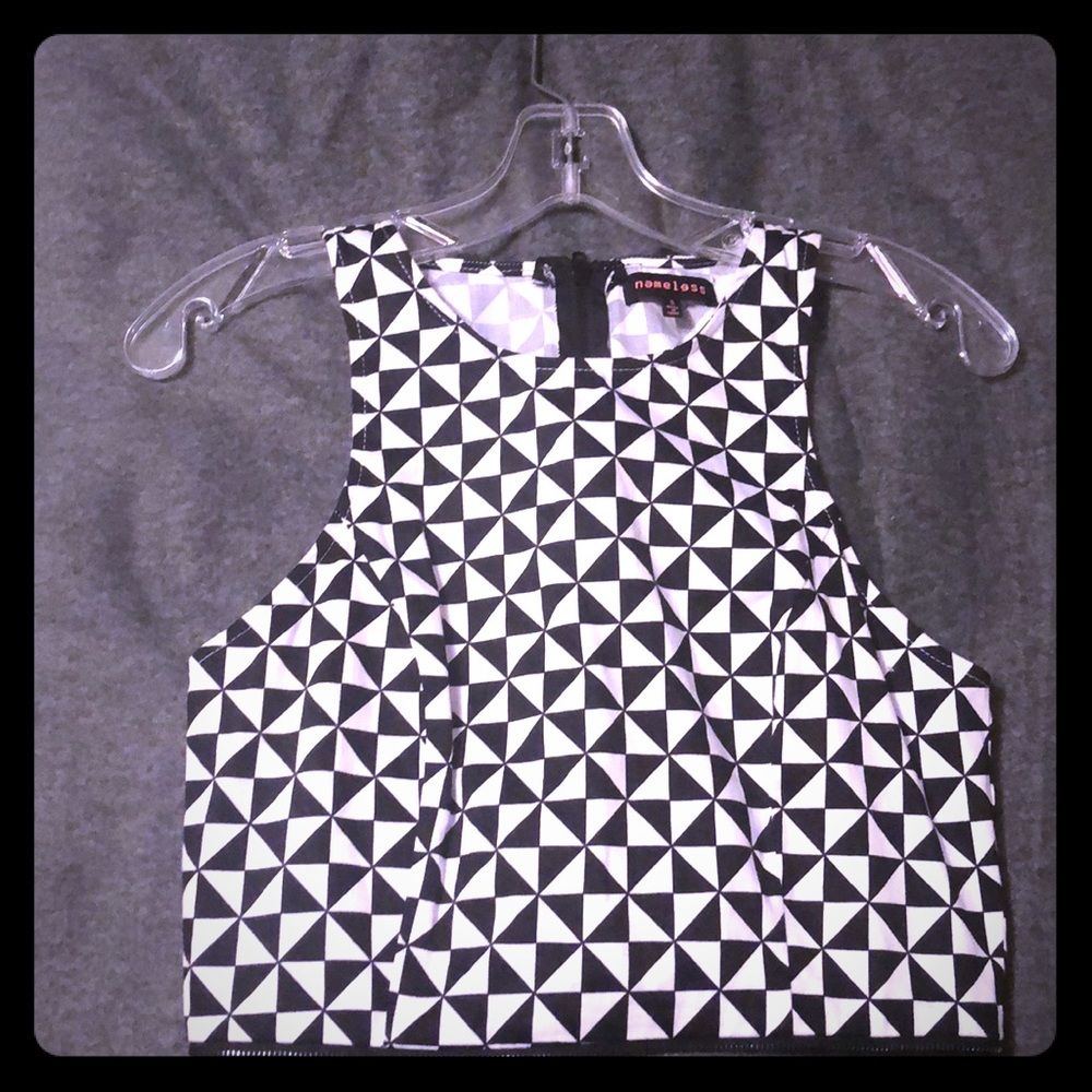 Black and white Crop Top!